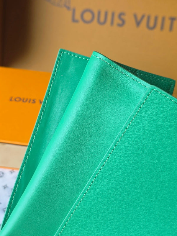 LV M25992 Pocket Organizer Wallet Bamboo Green Taurillon Monogram leather