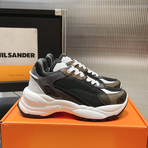 Sneaker LV Run 55 da 50 mm in tessuto a rete di poliestere nero