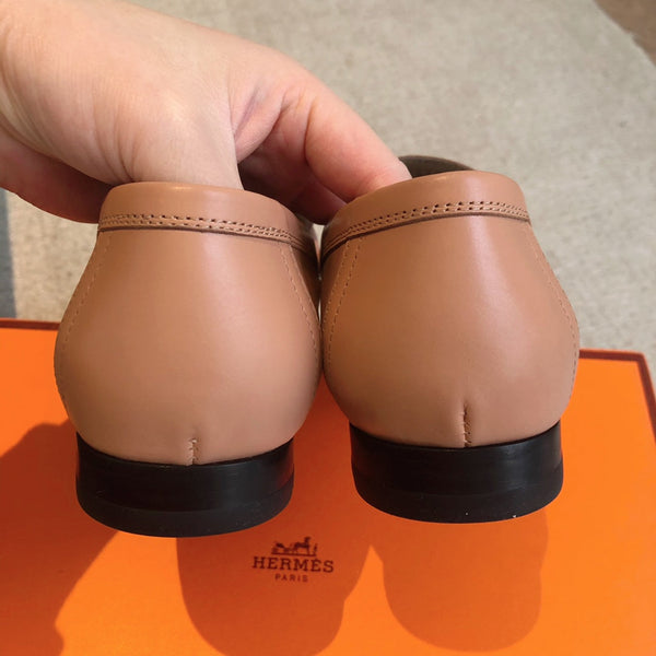 Paris Loafer Beige Perlino Calfskin With Silver Signature Buckle 509372