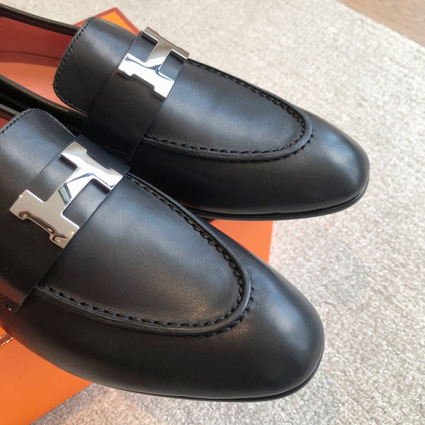 Paris Loafer Black Calfskin With Silver Signature Buckle 509378