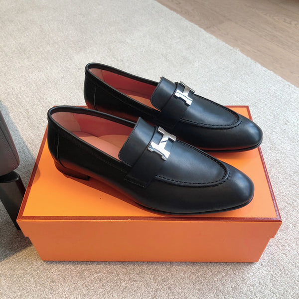 Paris Loafer Black Calfskin With Silver Signature Buckle 509378