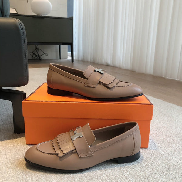 Mocassino Royal in pelle di vitello marrone con dettaglio frangia e fibbia argentata con firma 509409