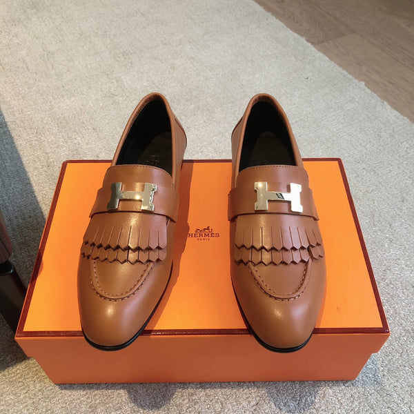 Royal Loafer Gold Calfskin With Fringe Detail And Pink Gold Signature Buckle 509412