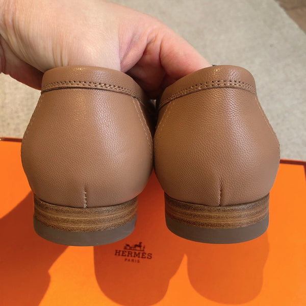 Mocassino Royal in pelle di vitello bianca con dettaglio frangia e fibbia argentata con firma 509414