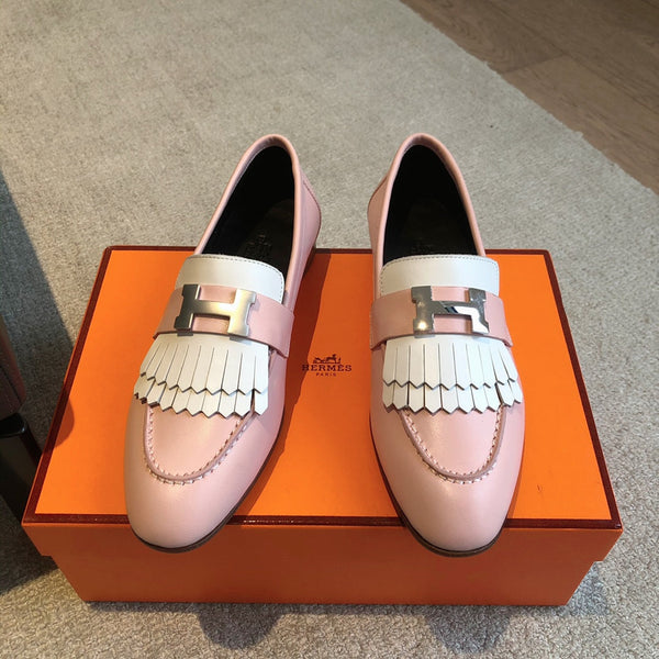 Mocassino Royal in pelle di vitello rosa mix bianco con dettaglio frangia e fibbia argentata con firma 509418