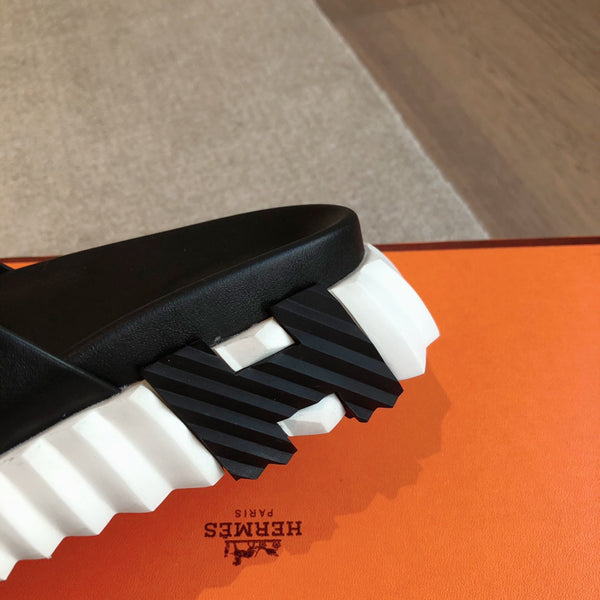 SANDALO INFRA IN PELLE DI VITELLO NERO