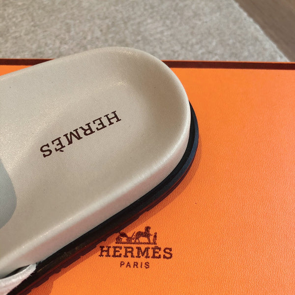 Sandalo Empire in pelle di agnello scamosciata e pelle di capra color avorio