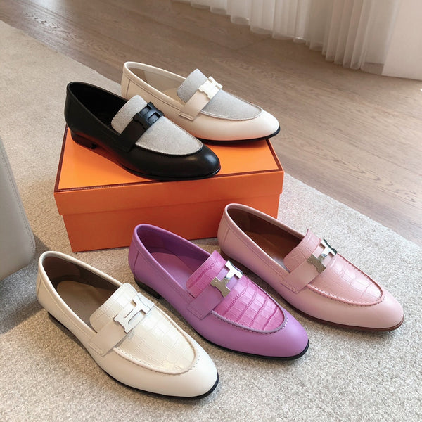 Paris Loafer Crocodile Pattern Light Pink Calfskin With Silver Signature Buckle 734377