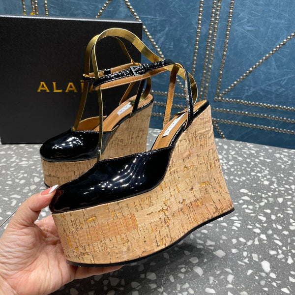 ALAIA WEDGE PUMP 15 CM IN BLACK LAMBSKIN AND BEIGE RUBBER