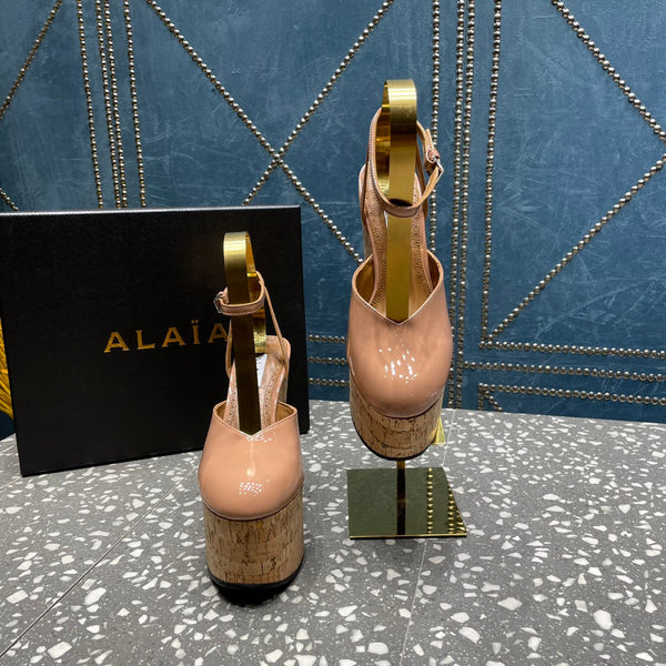 ALAIA WEDGE PUMP 15 CM IN ALMOND BEIGE LAMBSKIN AND BEIGE RUBBER