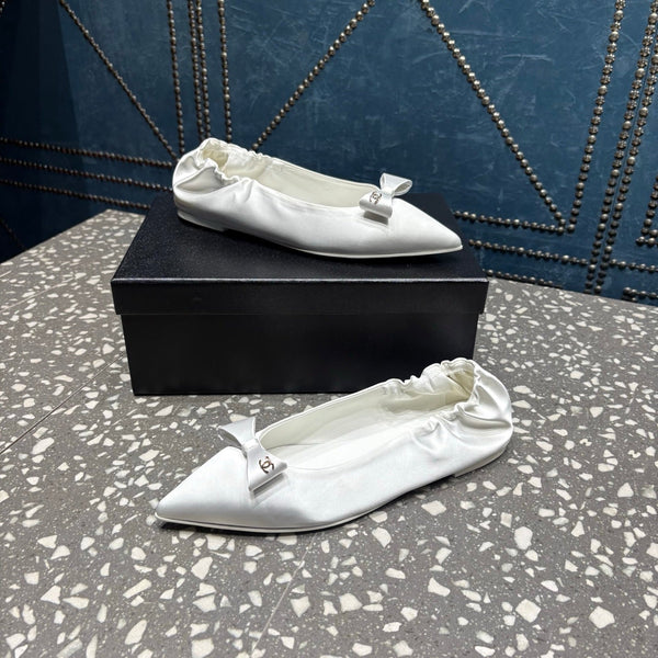 CC 25s Métiers d'art Ballerine 10mm Bianco Raso di Seta 423793