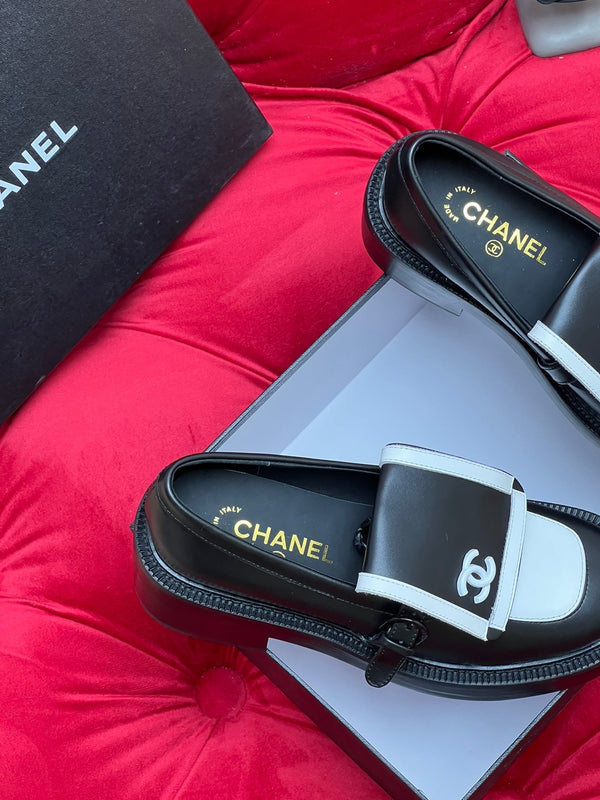 CC MOCCASIN LOAFER IN BLACK MIX WHITE LAMBSKIN