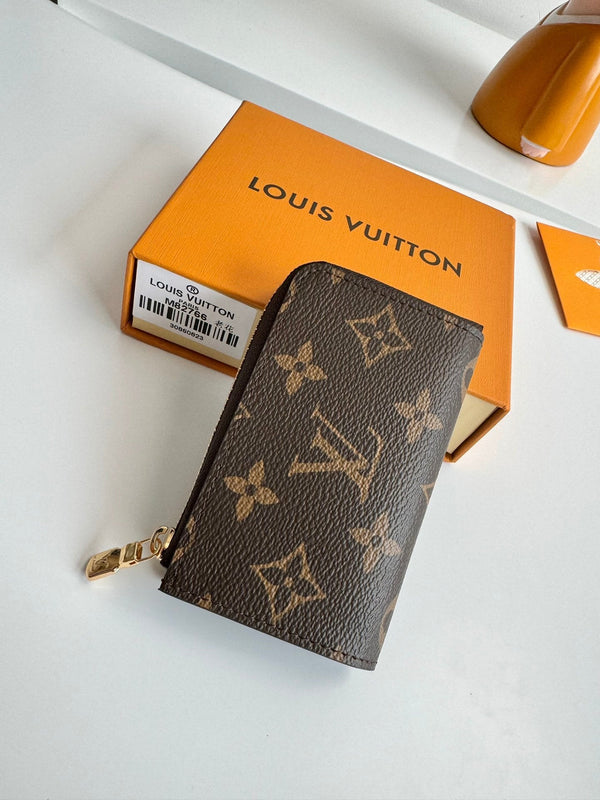 LV Noa Key Holder Brown Monogram Canvas 221546