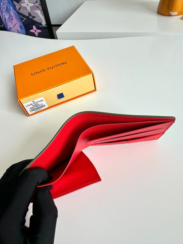 Portafoglio multiplo LV M82798 in tela monogramma verde e rosso 221262