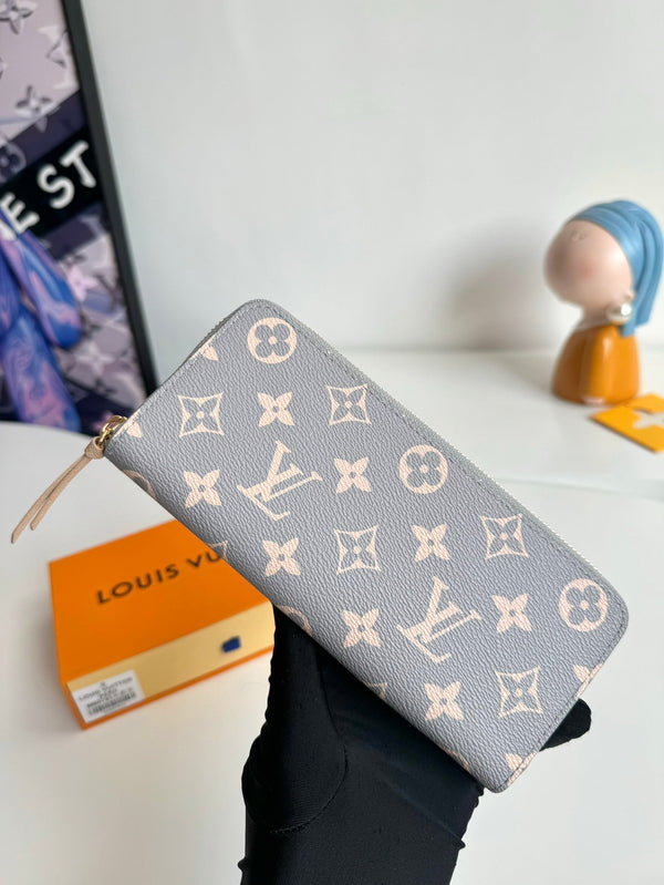 LV Clemence Wallet Trianon Gray Monogram Canvas GHW 221282