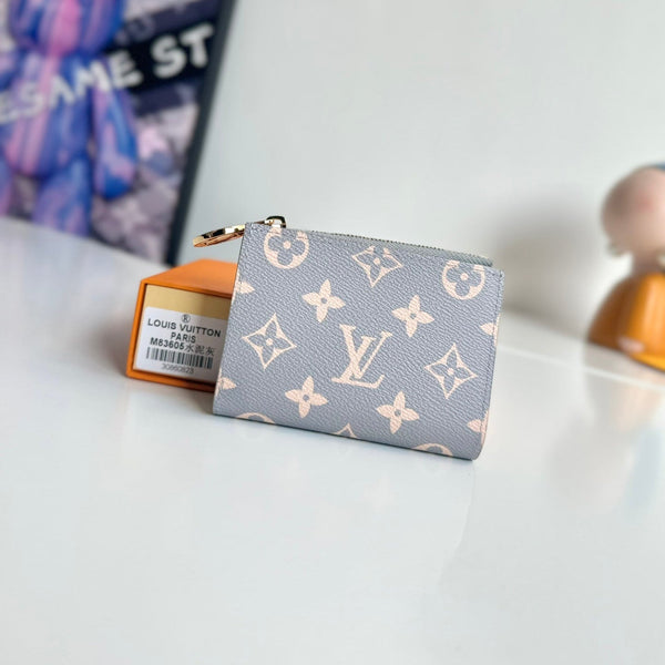 LV Lisa Wallet Trianon Gray Monogram Canvas GHW 221286