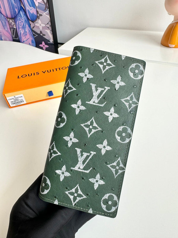 LV Brazza Wallet Green Ostrich Pattern 221307
