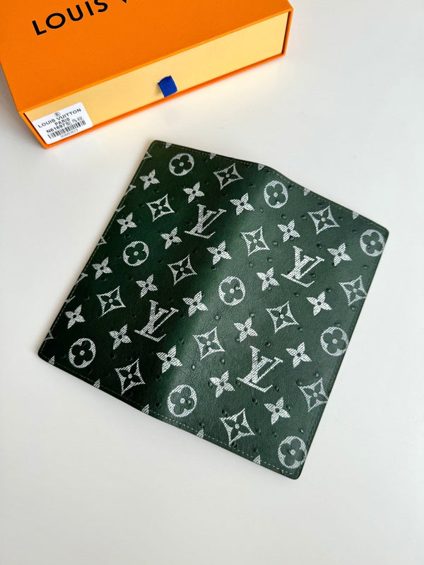 LV Brazza Wallet Green Ostrich Pattern 221307
