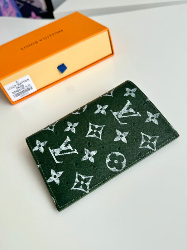 LV Passport Holder Green Ostrich Pattern 221309