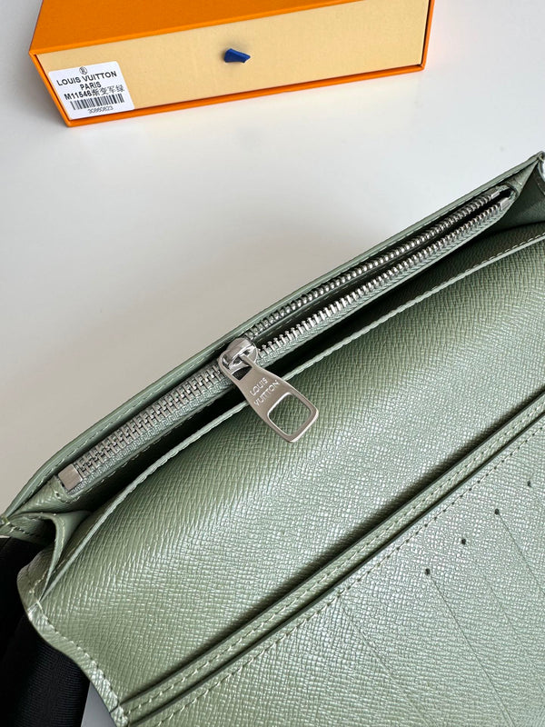 Portafoglio LV Brazza in tela sfumata con monogramma verde 221315