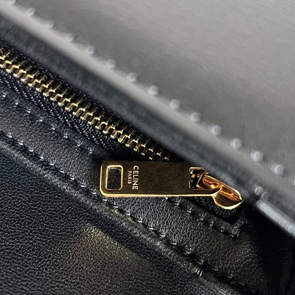 CLASSIQUE TRIOMPHE 22 BLACK SMOOTH CALFSKIN