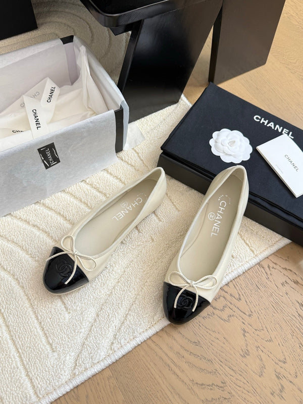 CC 25C Ballerina bicolore in pelle di vitello verniciata