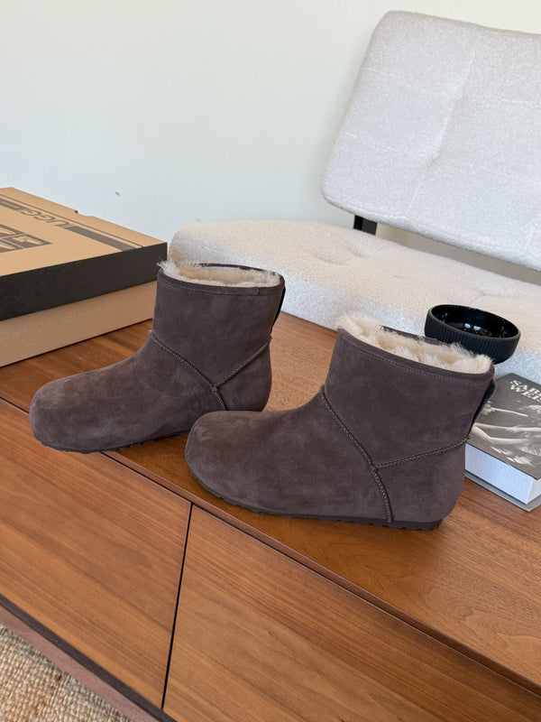 UGG Classic Femme Mini Boots Charred Mahogany Wool Suede 517908