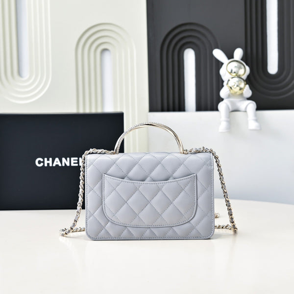 CC 24K Woc Top Handle 19cm Pelle di agnello grigio chiaro Hardware oro chiaro