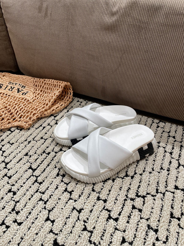 SANDALO INFRA IN PELLE DI VITELLO BIANCA