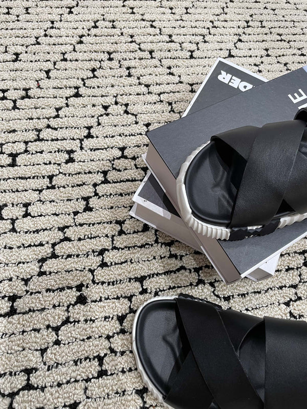 ELECTRIC SANDAL BLACK CALFSKIN