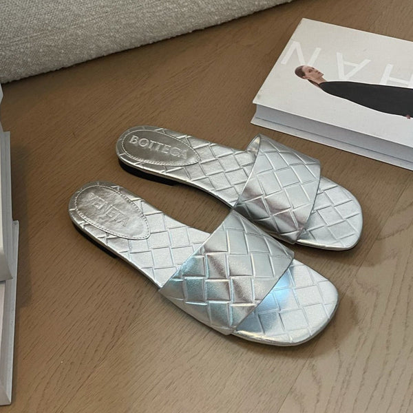 amy flat mule silver metalic lambskin