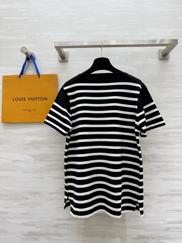 LV 25 Maglia monospalla in jacquard con lettere a righe, nera, bianca, in cotone e poliestere