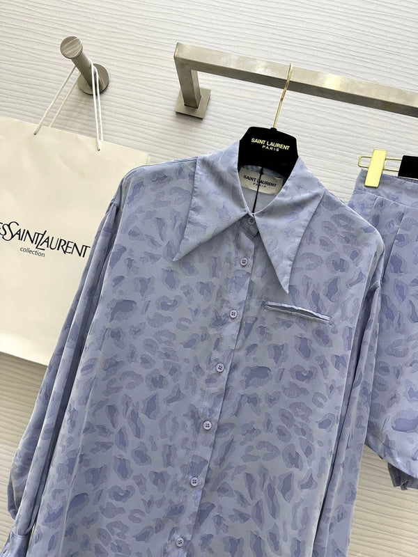 YSL 25 Set con stampa leopardata in cotone tencel blu pastello