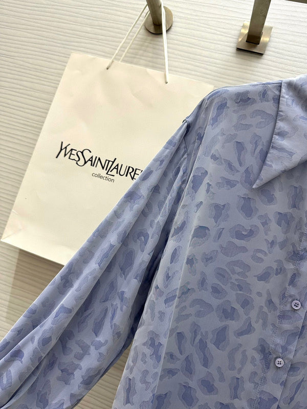 YSL 25 Set con stampa leopardata in cotone tencel blu pastello