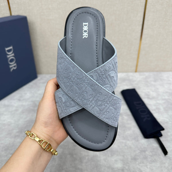 CD ALIAS SANDAL LIGHT GRAY SUEDE