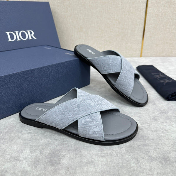 CD ALIAS SANDAL LIGHT GRAY SUEDE