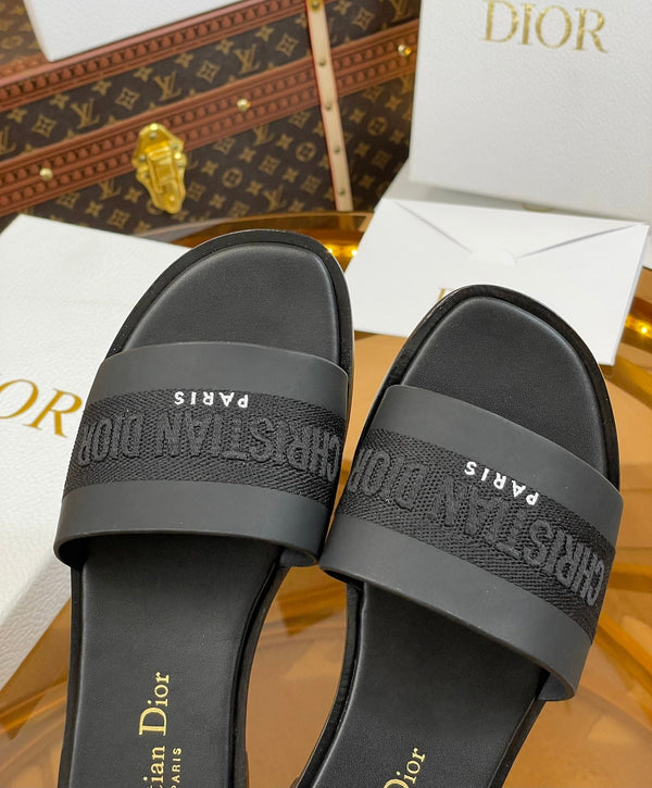 cd slide pelle di vitello nera cotone ricamato