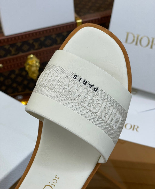 cd slide white calfskin embroidered cotton