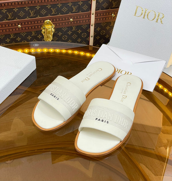 cd slide white calfskin embroidered cotton