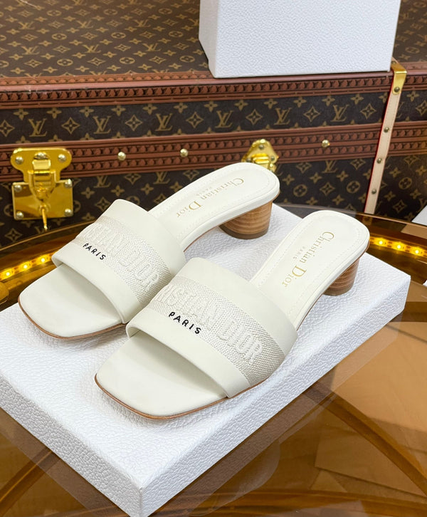 cd slide 45 white calfskin embroidered cotton