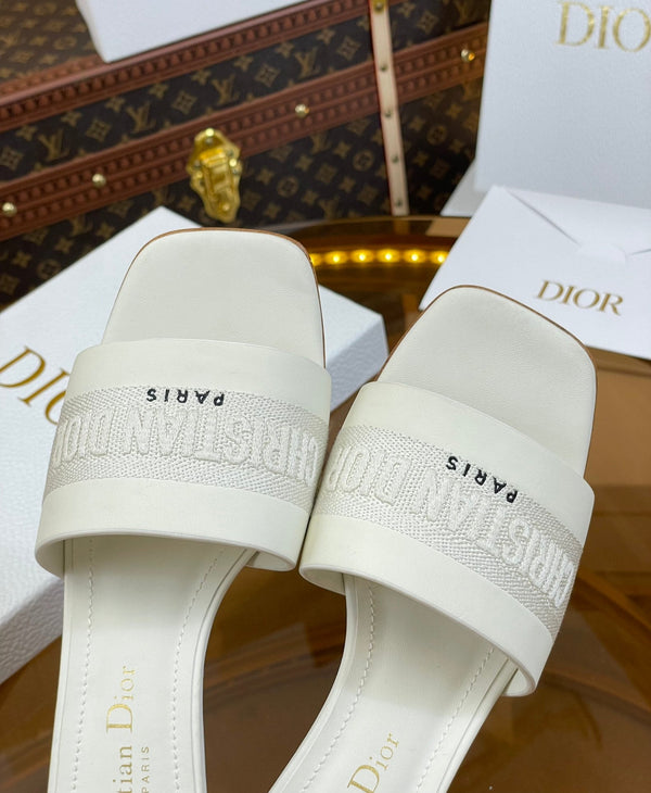 cd slide 45 white calfskin embroidered cotton