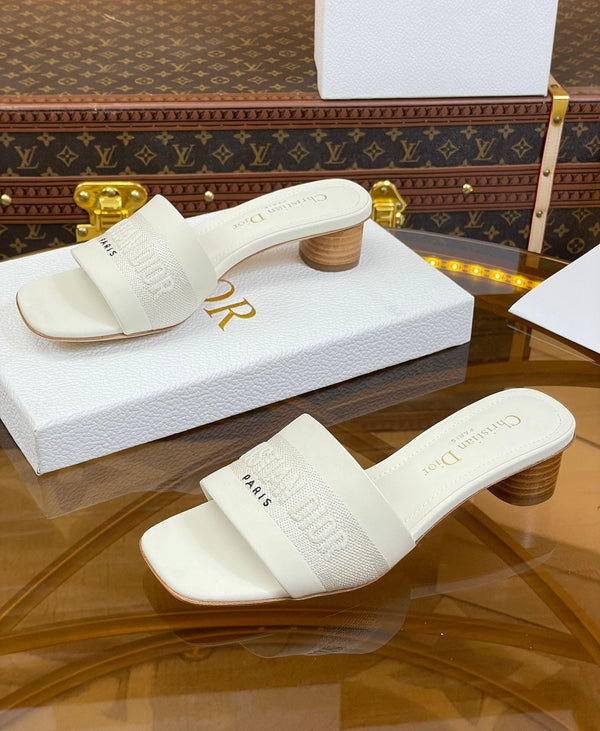 cd slide 45 white calfskin embroidered cotton