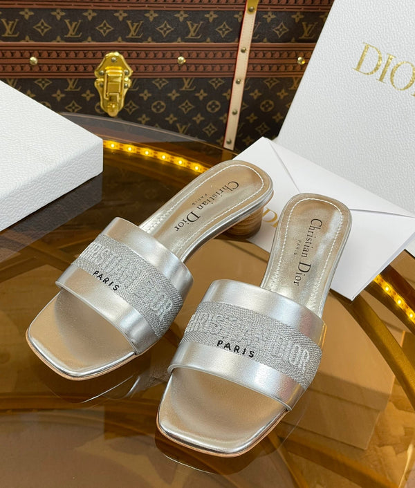 cd slide 45 pelle di vitello metallizzata argento cotone ricamato