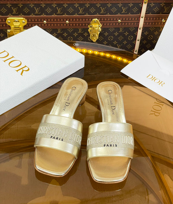 cd slide 45 pelle di vitello metallizzata oro ricamata in cotone