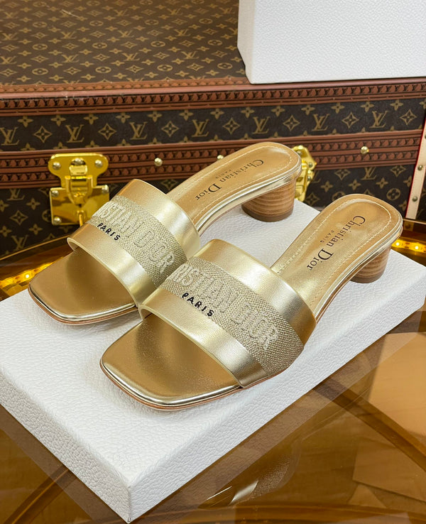 cd slide 45 pelle di vitello metallizzata oro ricamata in cotone