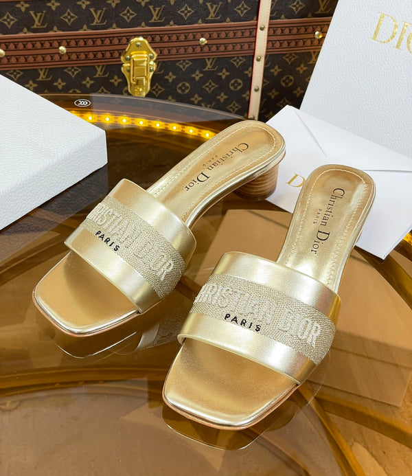 cd slide 45 pelle di vitello metallizzata oro ricamata in cotone