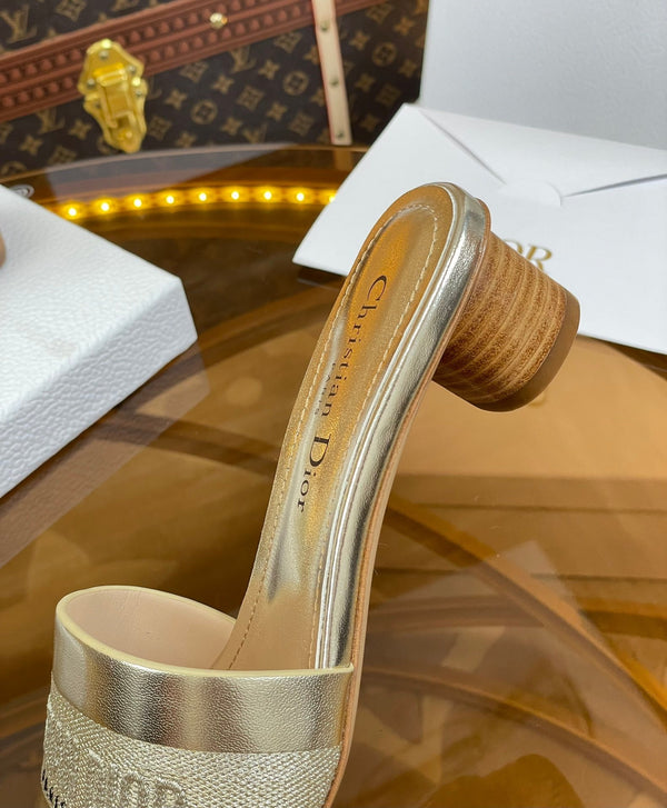 cd slide 45 pelle di vitello metallizzata oro ricamata in cotone