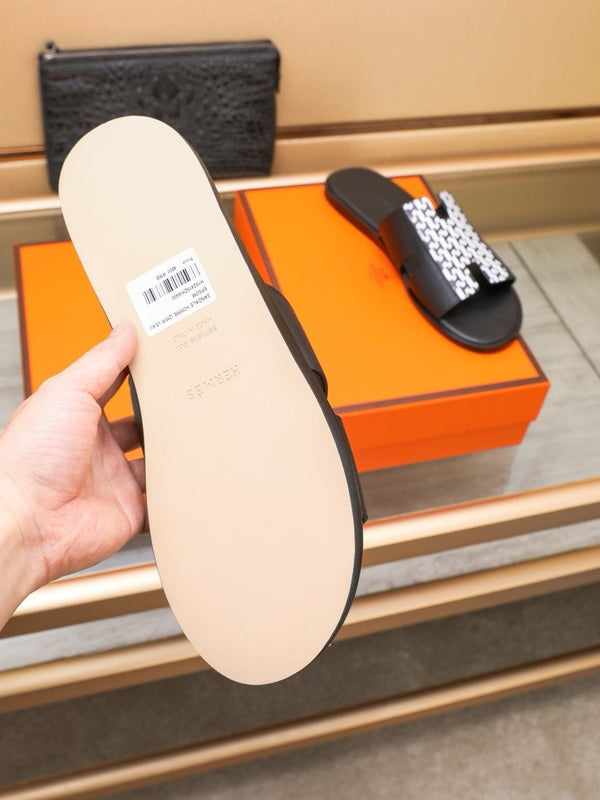 HM IZMIR SANDAL BLACK AND WHITE LAMBSKIN