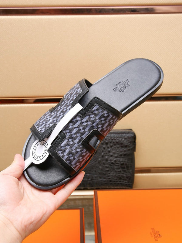 SANDALO HM ORAN IN PELLE DI AGNELLO NERA E LAVANDA