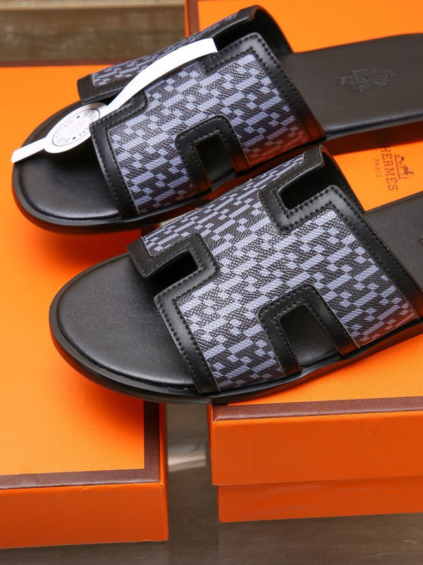 SANDALO HM ORAN IN PELLE DI AGNELLO NERA E LAVANDA